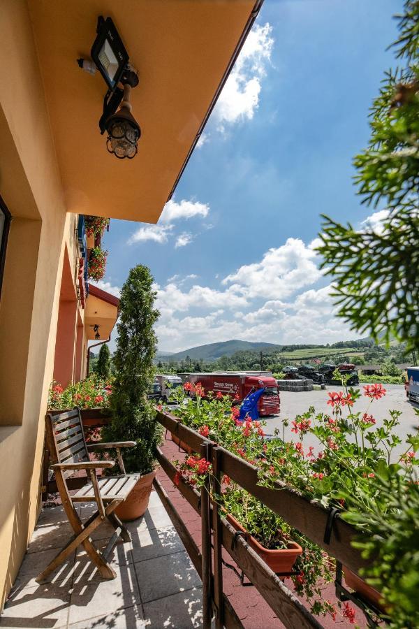 Pensiune Restaurant Route60 Ciucea ภายนอก รูปภาพ